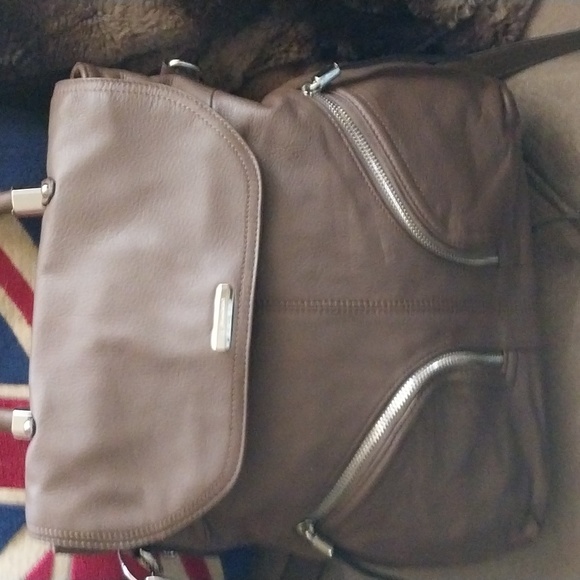 B Makowsky convertible back pack/shoulder/cross body bag. Never used NWOT - Picture 4 of 9